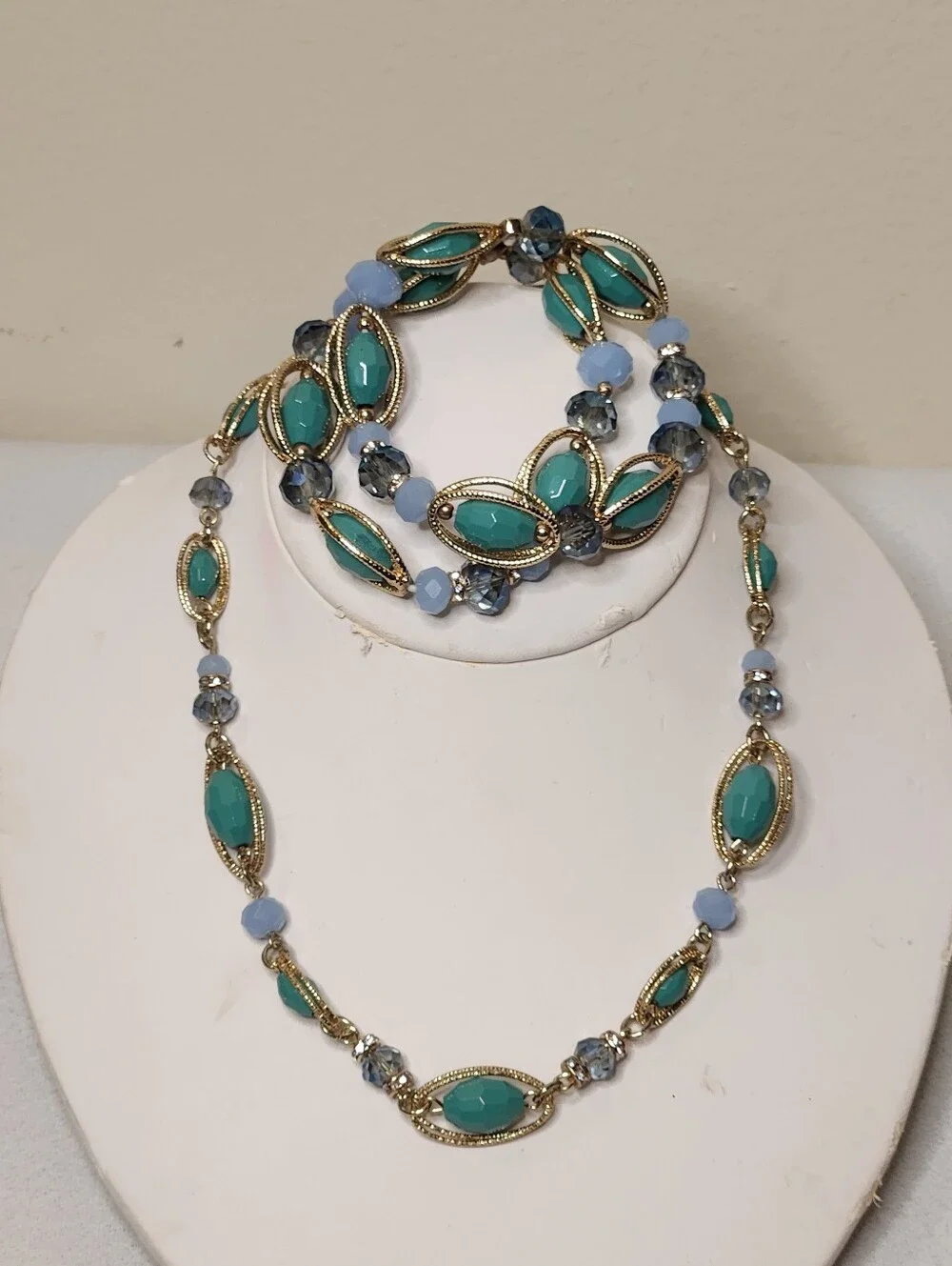 Napier Necklace & Bracelet Set Gold Tone Oval Chain Links Sea Green Blue Beads - Picture 15 of 16